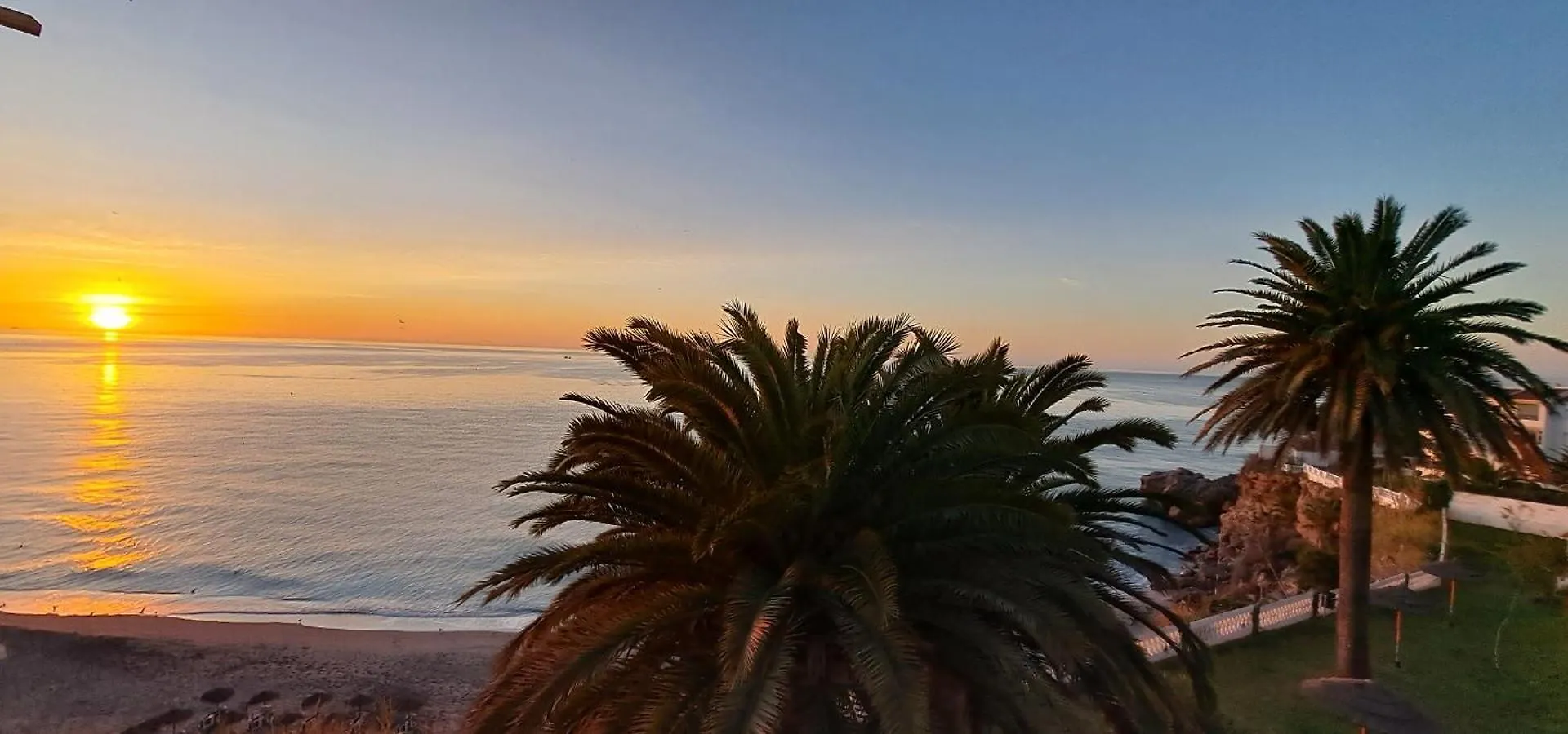 Апартаменты Acapulco Playa Beautiful Seaview Нерха Испания